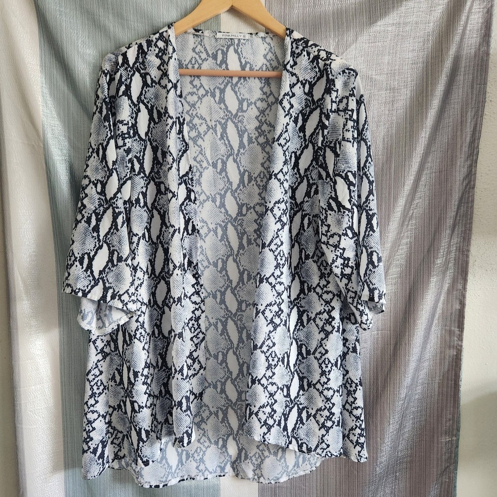 Pinkmilly Womens XL Snakeskin Print Kimono‎ Open Front Grey Black Coverup
Light